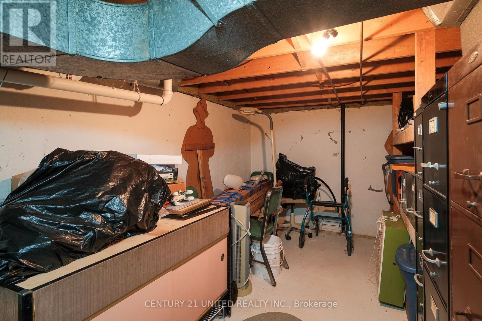 788 Cumberland Avenue, Peterborough (Northcrest Ward 5), Ontario  K9H 7B2 - Photo 41 - X12483127