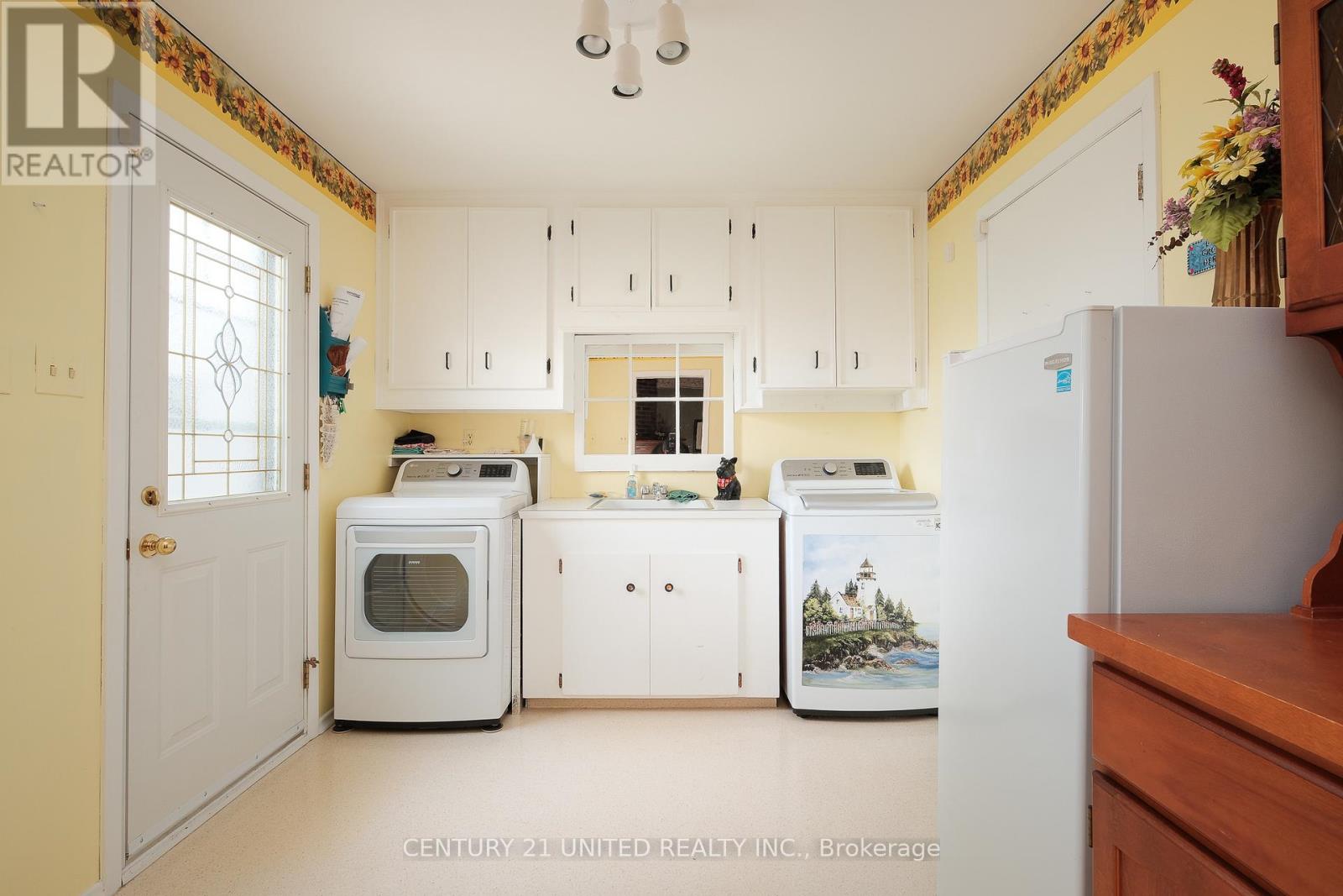 788 Cumberland Avenue, Peterborough (Northcrest Ward 5), Ontario  K9H 7B2 - Photo 7 - X12483127