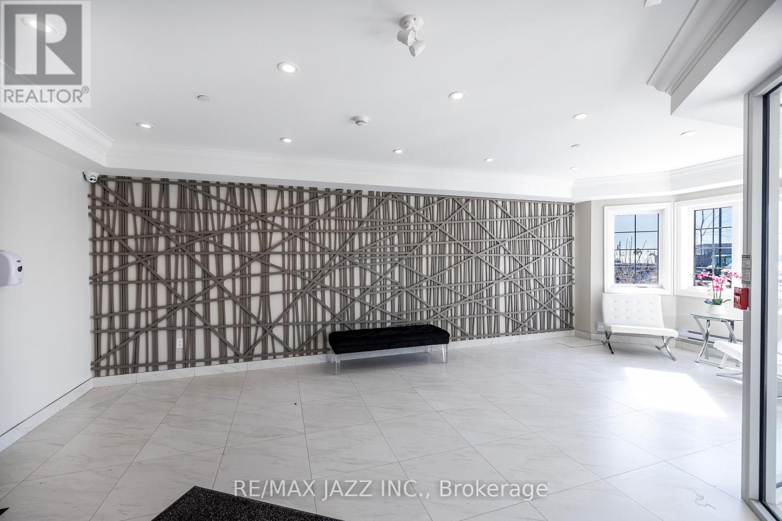 412 - 70 Shipway Avenue, Clarington (Newcastle), Ontario  L1B 0V7 - Photo 3 - E12483451