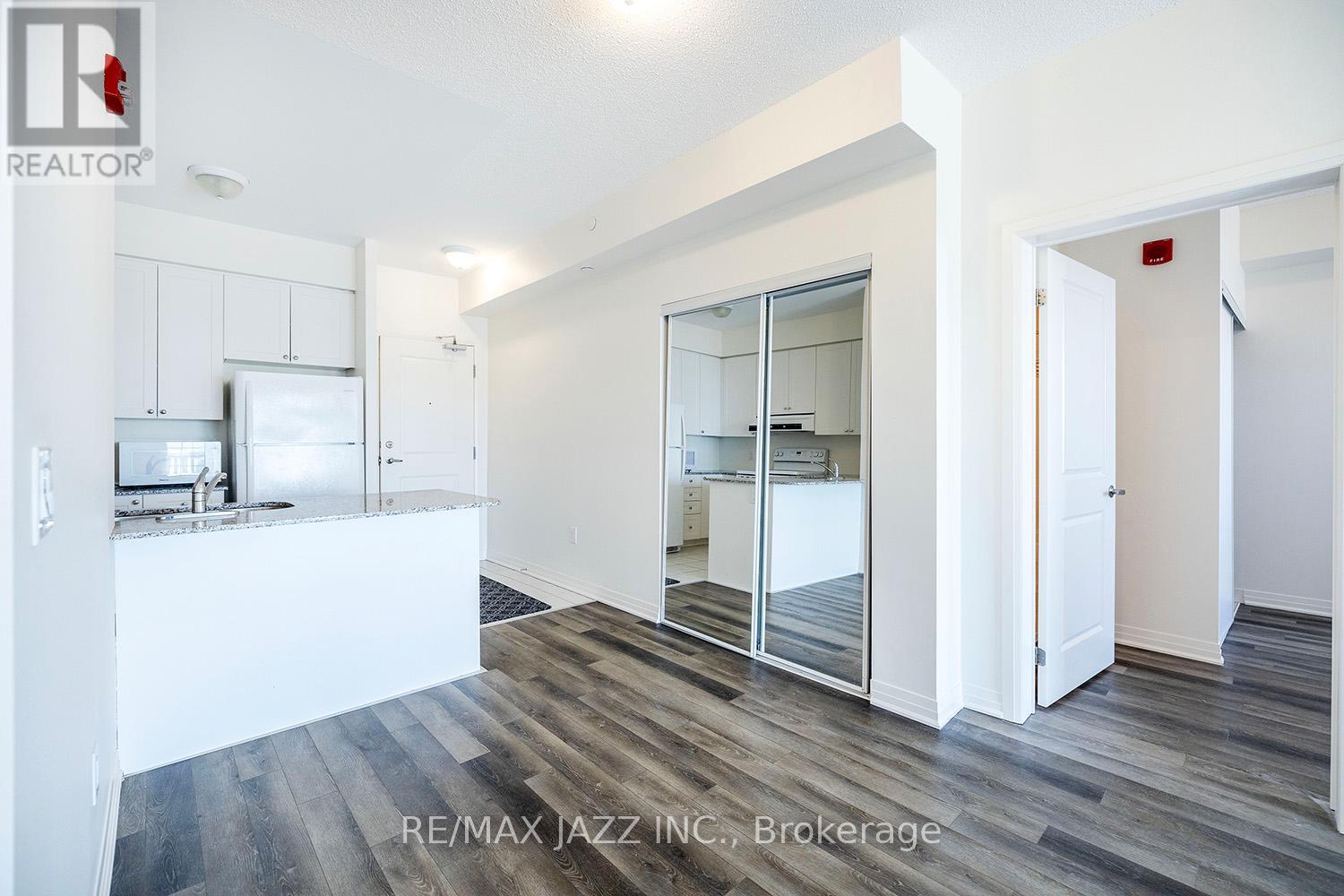 412 - 70 Shipway Avenue, Clarington (Newcastle), Ontario  L1B 0V7 - Photo 4 - E12483451