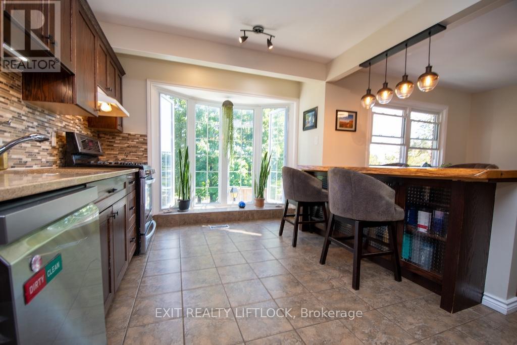 1456 Firwood Crescent, Peterborough (Monaghan Ward 2), Ontario  K9K 1J1 - Photo 10 - X12483376