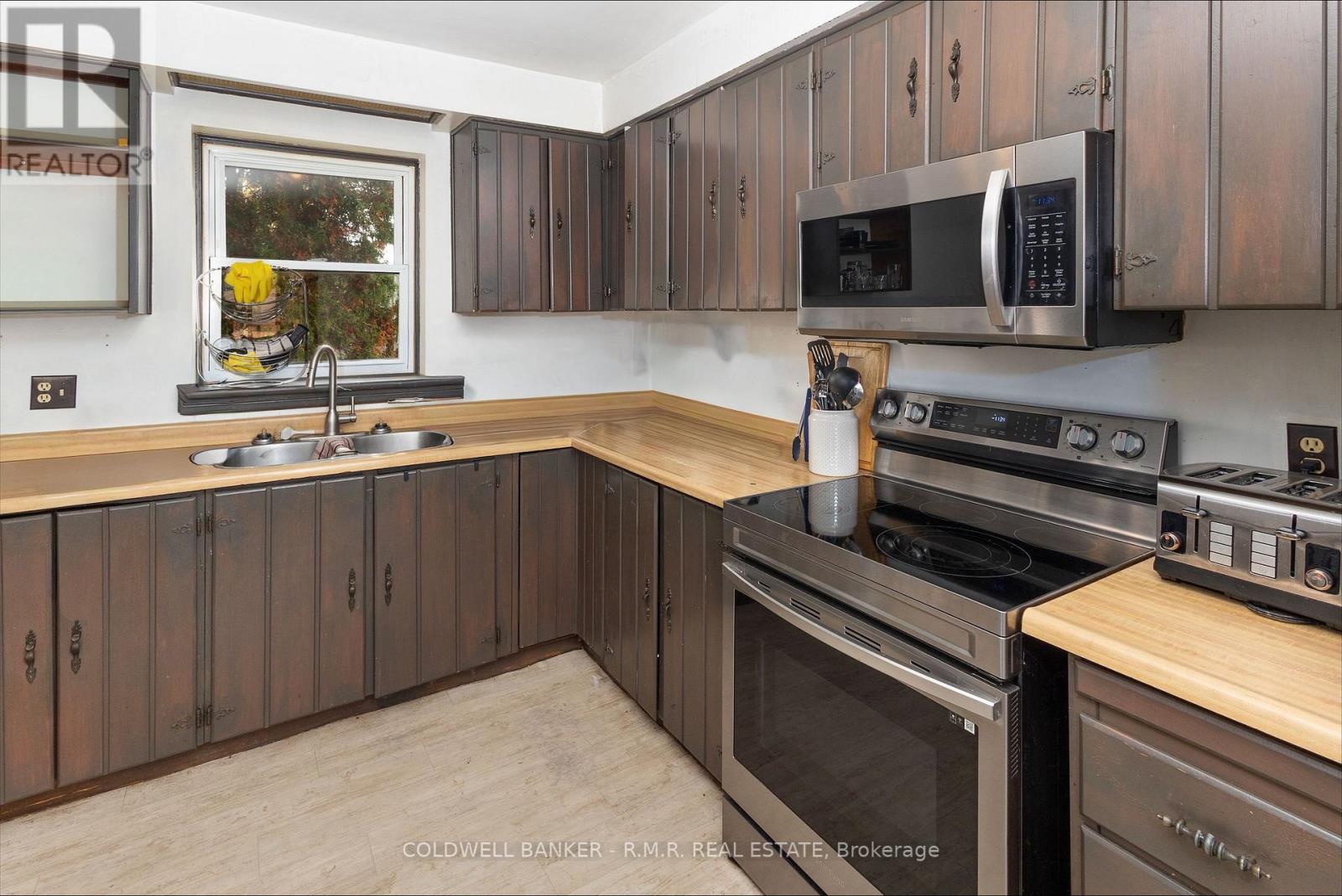 52 Glenelg Street E, Kawartha Lakes (Lindsay), Ontario  K9V 1Z3 - Photo 13 - X12483688