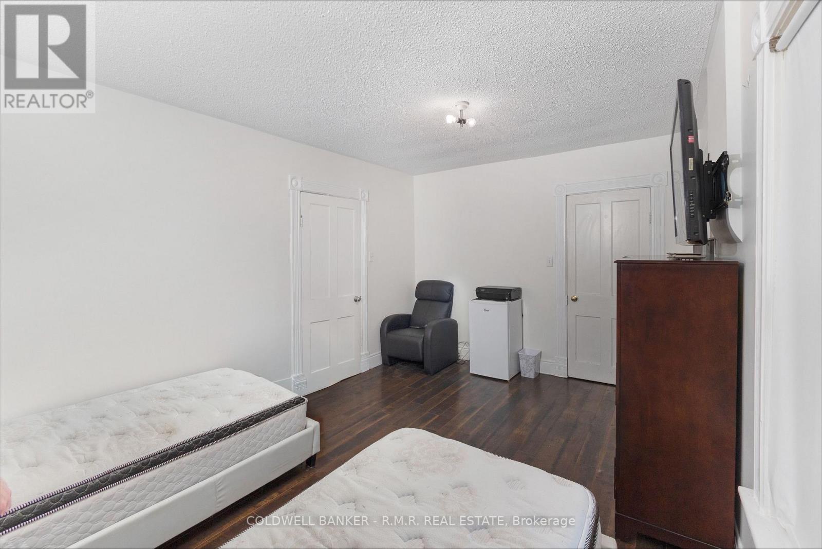 52 Glenelg Street E, Kawartha Lakes (Lindsay), Ontario  K9V 1Z3 - Photo 15 - X12483688