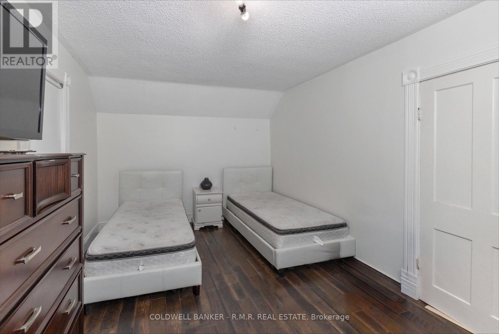 52 Glenelg Street E, Kawartha Lakes (Lindsay), Ontario  K9V 1Z3 - Photo 16 - X12483688