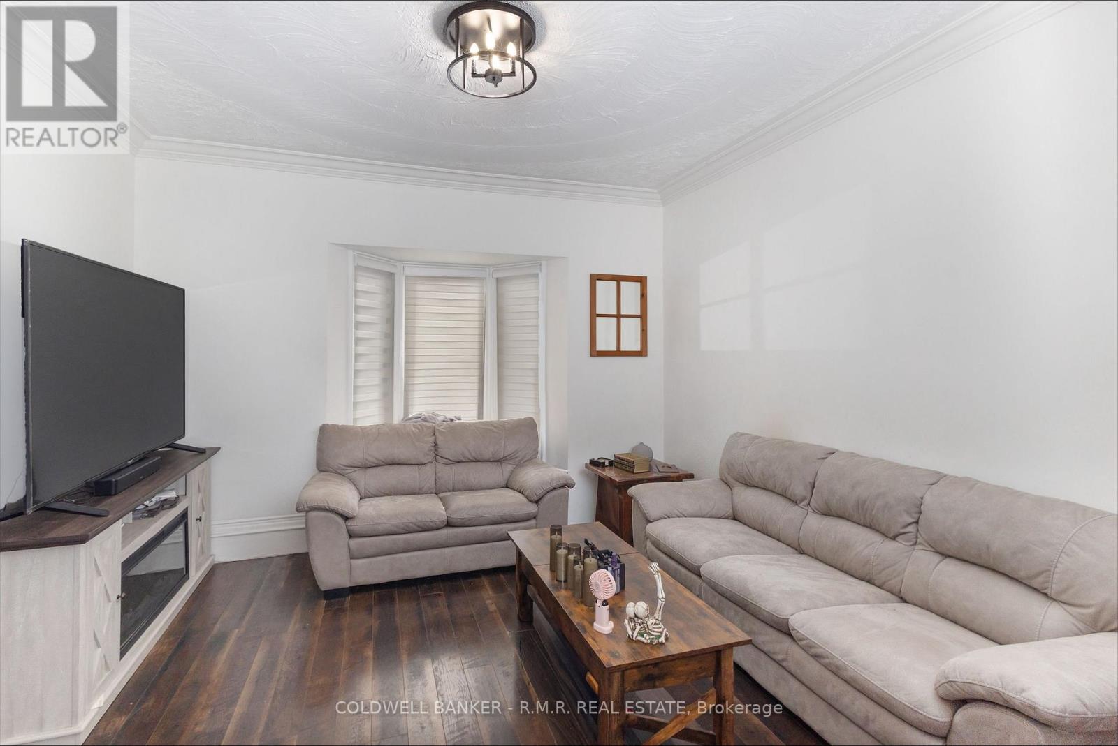 52 Glenelg Street E, Kawartha Lakes (Lindsay), Ontario  K9V 1Z3 - Photo 5 - X12483688