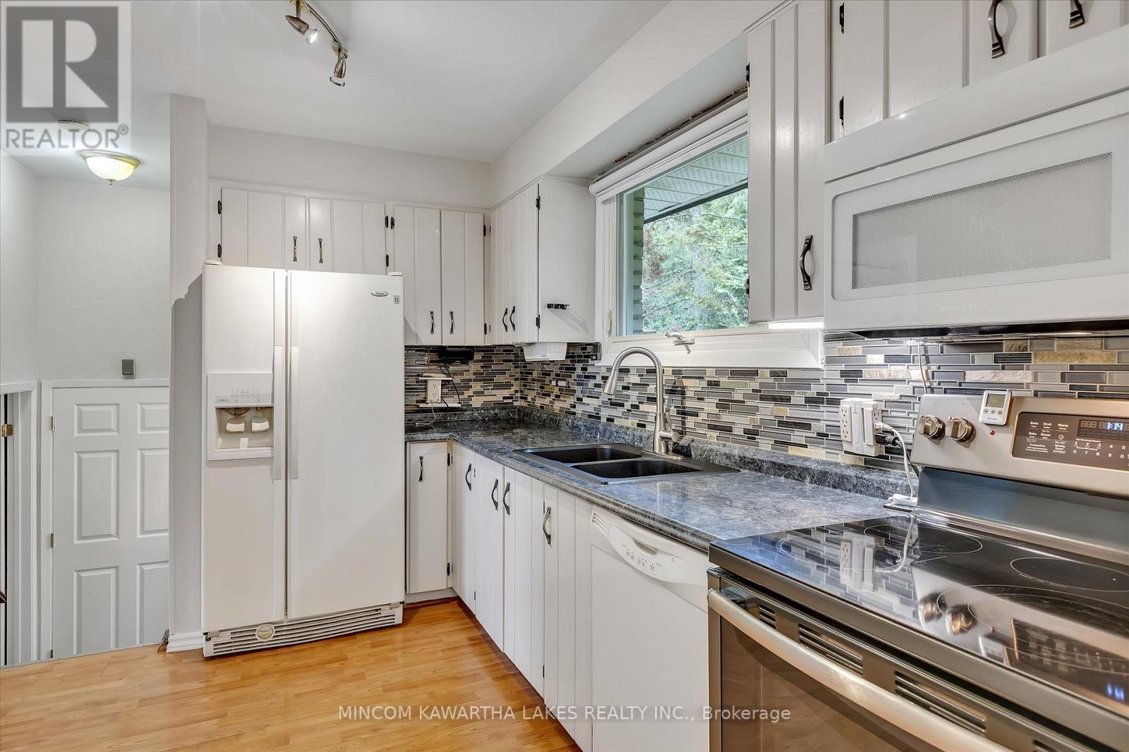 197 Patricia Crescent, Selwyn, Ontario  K9J 6X3 - Photo 2 - X12483783