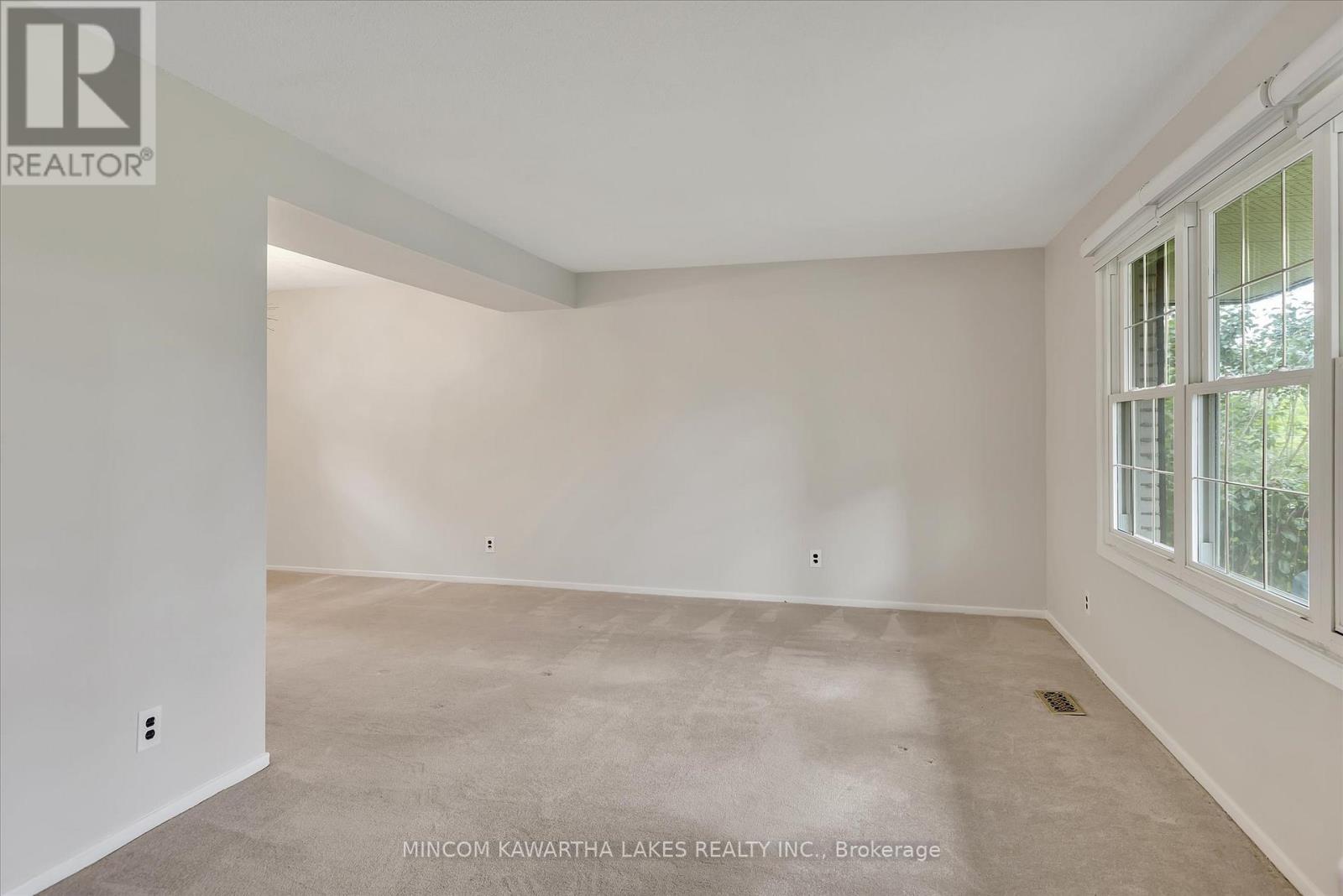 197 Patricia Crescent, Selwyn, Ontario  K9J 6X3 - Photo 7 - X12483783