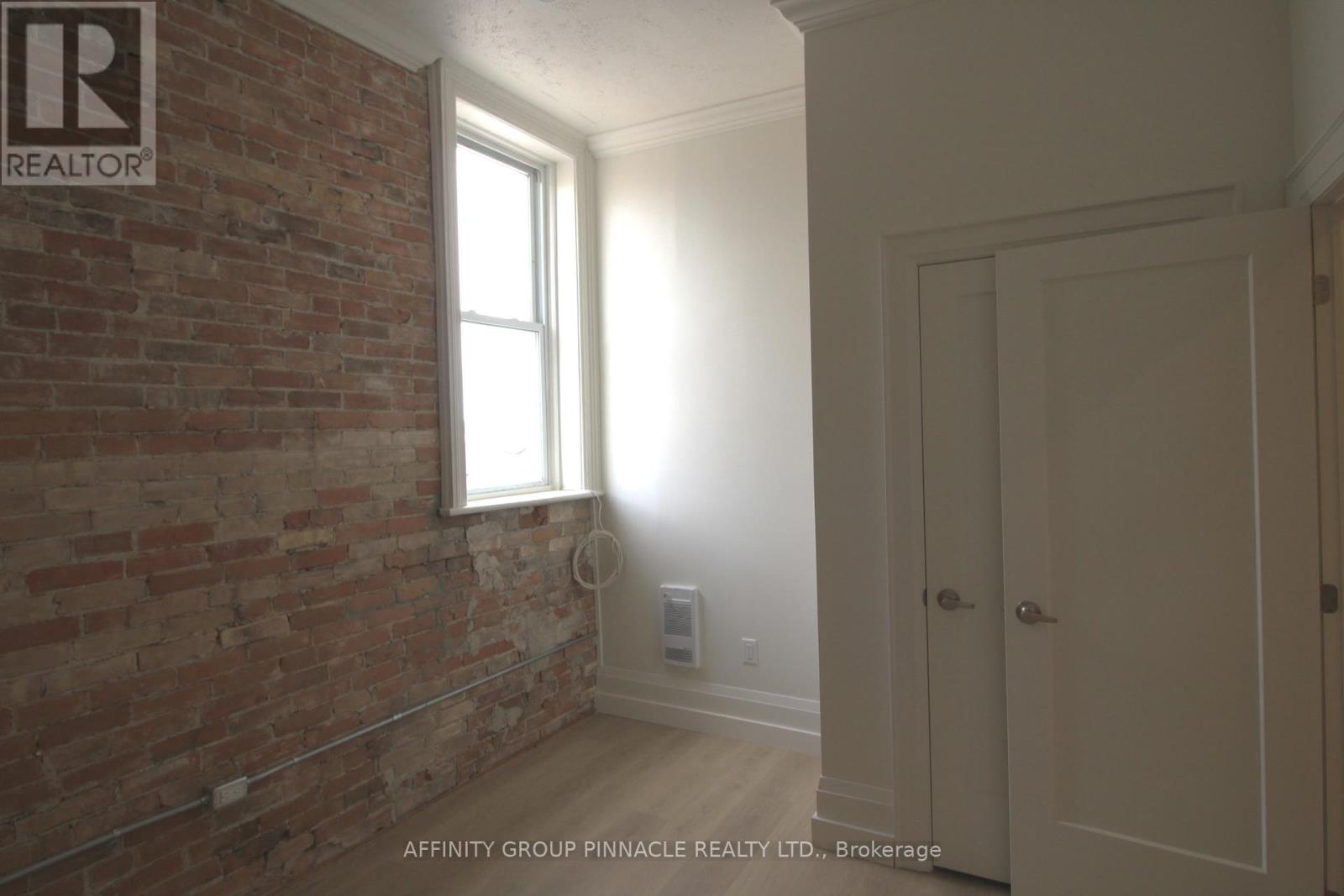 2 - 3 CAMBRIDGE STREET S, kawartha lakes (lindsay), Ontario