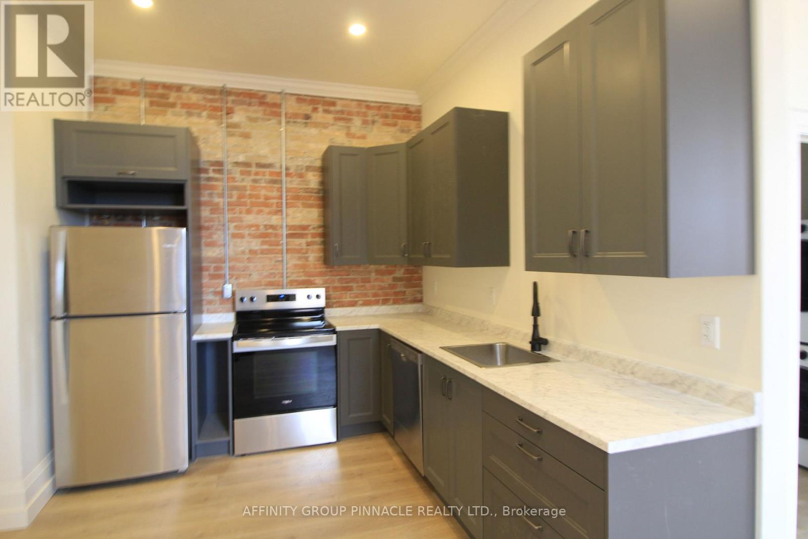 2 - 3 Cambridge Street S, Kawartha Lakes (Lindsay), Ontario  K9V 3B7 - Photo 4 - X12483954