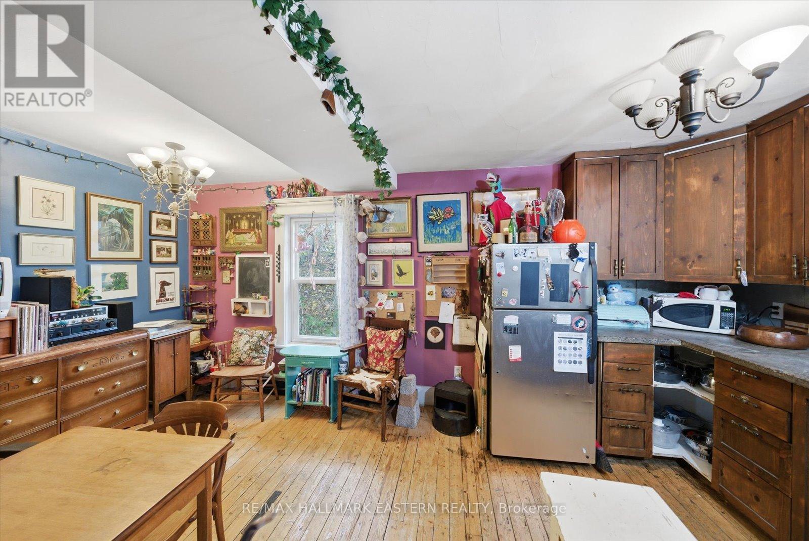 242 Dublin Street, Peterborough (Town Ward 3), Ontario  K9H 3B8 - Photo 17 - X12484029