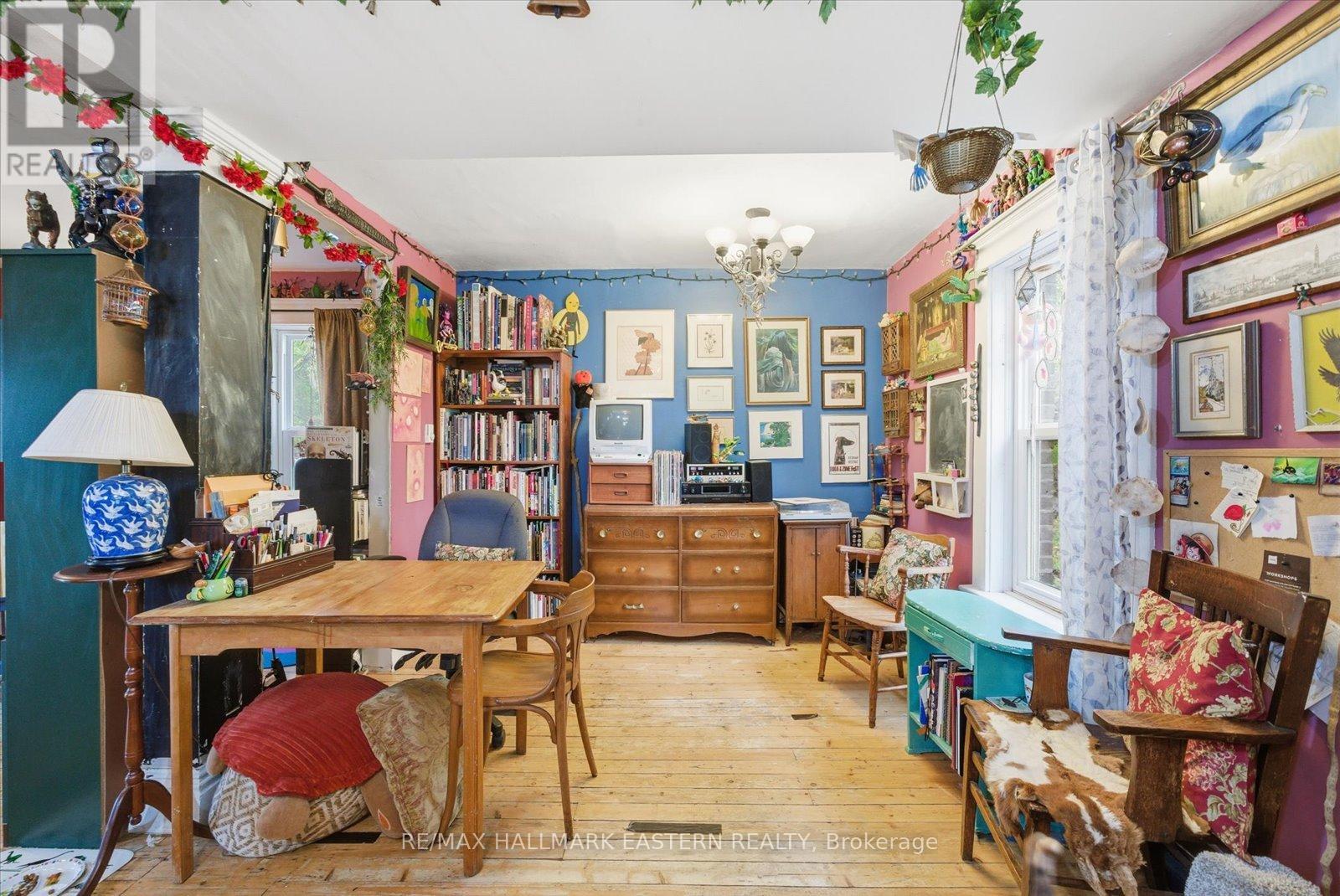 242 Dublin Street, Peterborough (Town Ward 3), Ontario  K9H 3B8 - Photo 18 - X12484029