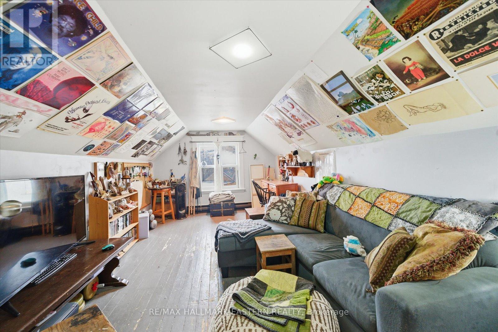 242 Dublin Street, Peterborough (Town Ward 3), Ontario  K9H 3B8 - Photo 23 - X12484029