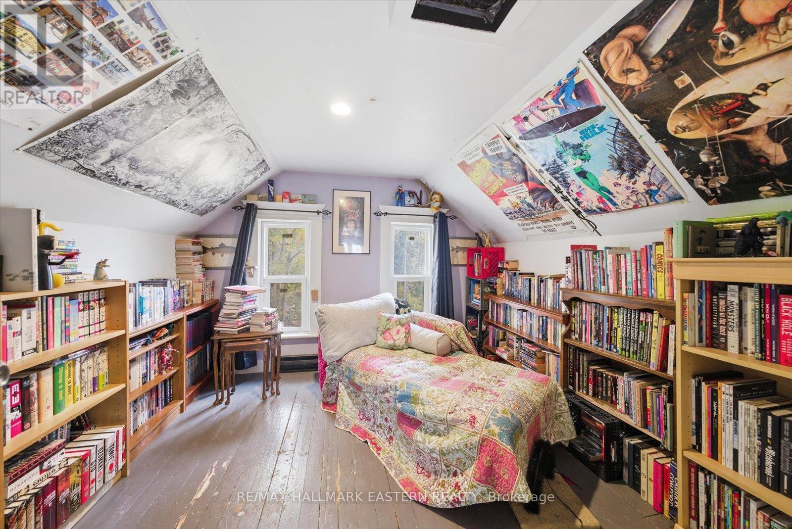 242 Dublin Street, Peterborough (Town Ward 3), Ontario  K9H 3B8 - Photo 24 - X12484029