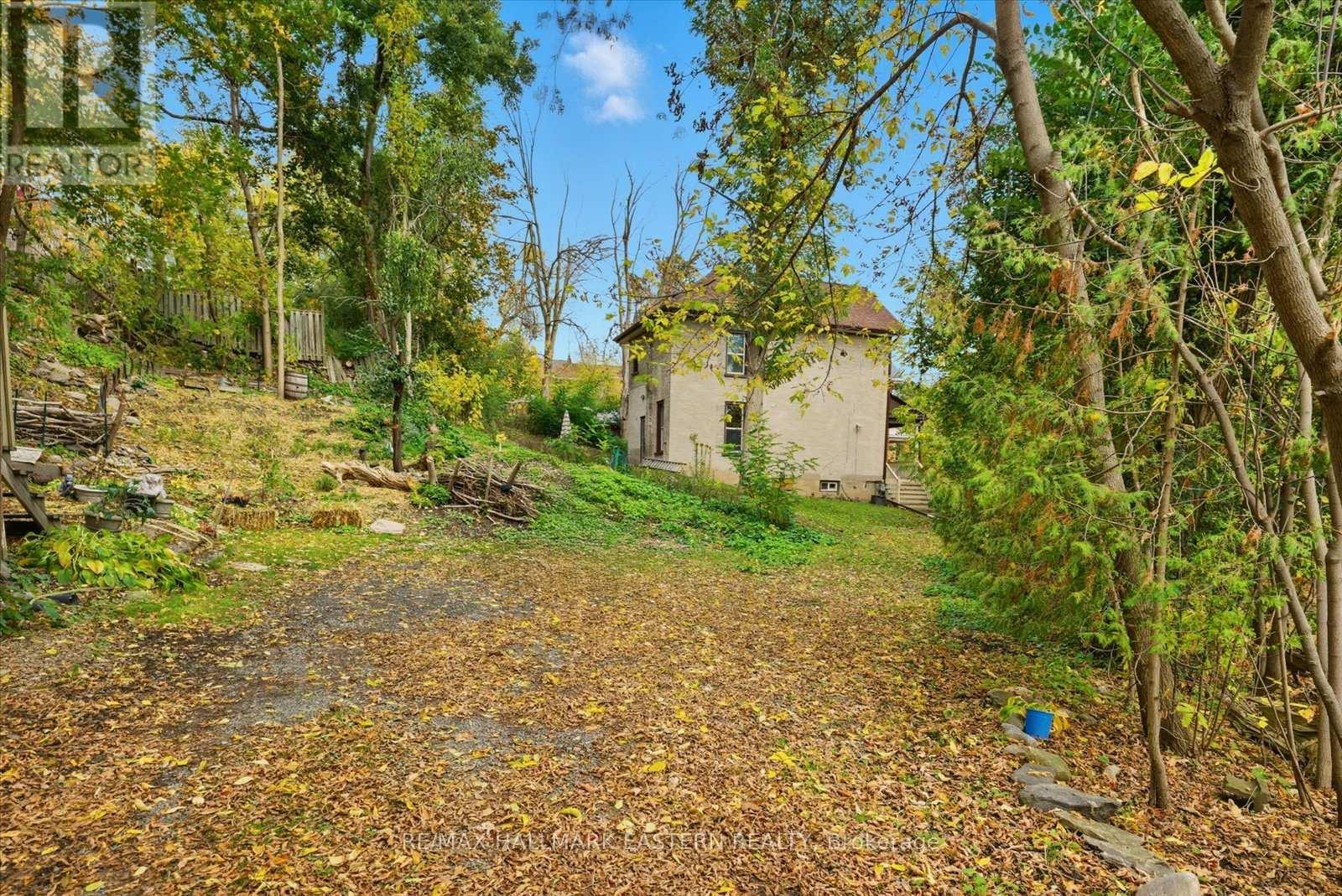 242 Dublin Street, Peterborough (Town Ward 3), Ontario  K9H 3B8 - Photo 27 - X12484029