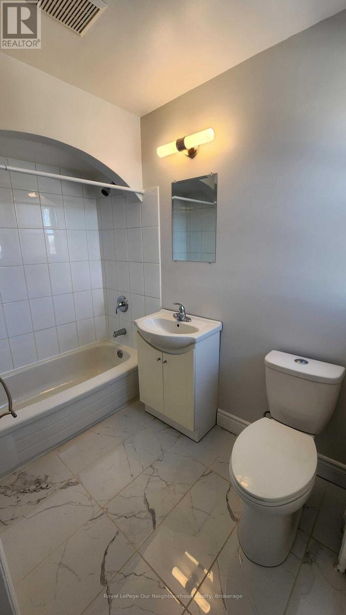 642 Bolivar Street, Peterborough (Monaghan Ward 2), Ontario  K9J 4S2 - Photo 6 - X12484137