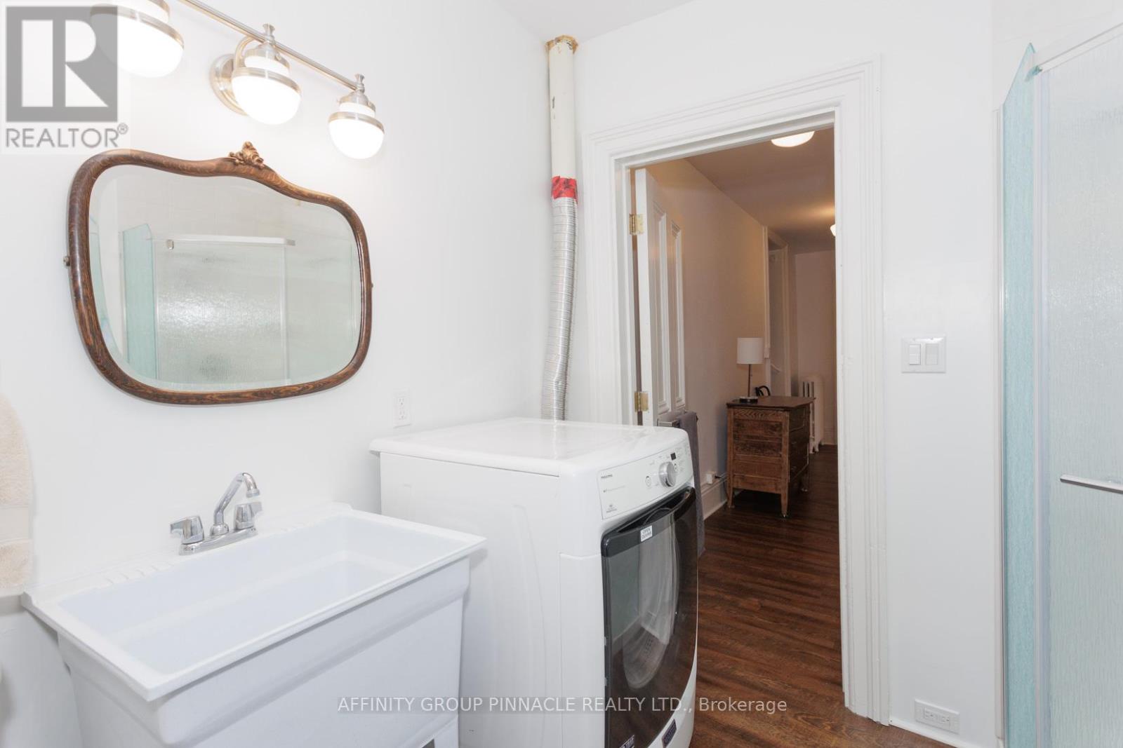 12 Russell Street E, Kawartha Lakes (Lindsay), Ontario  K9V 1Z8 - Photo 33 - X12484322