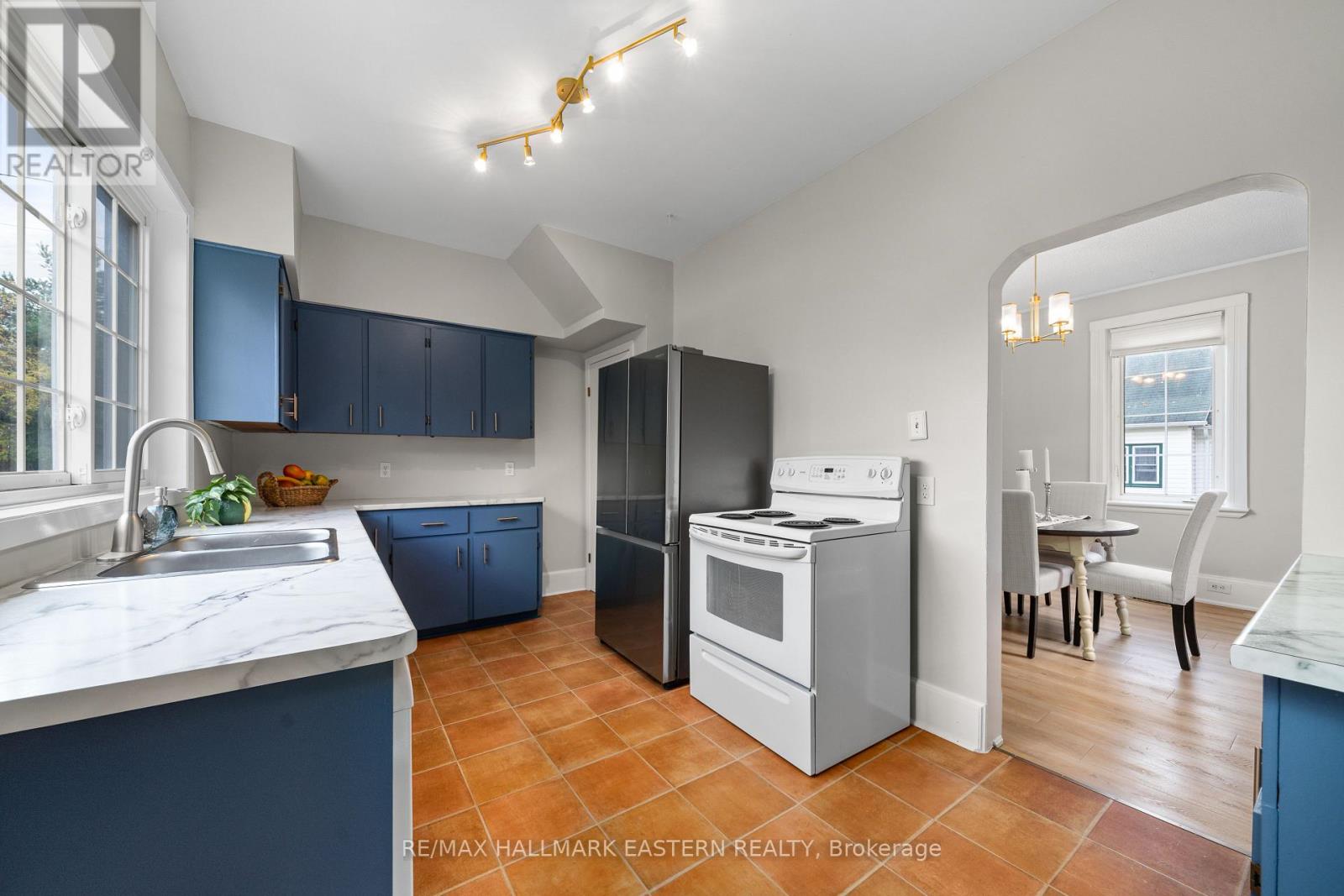 92 Booth Street S, Trent Hills (Campbellford), Ontario  K0L 1L0 - Photo 16 - X12484481