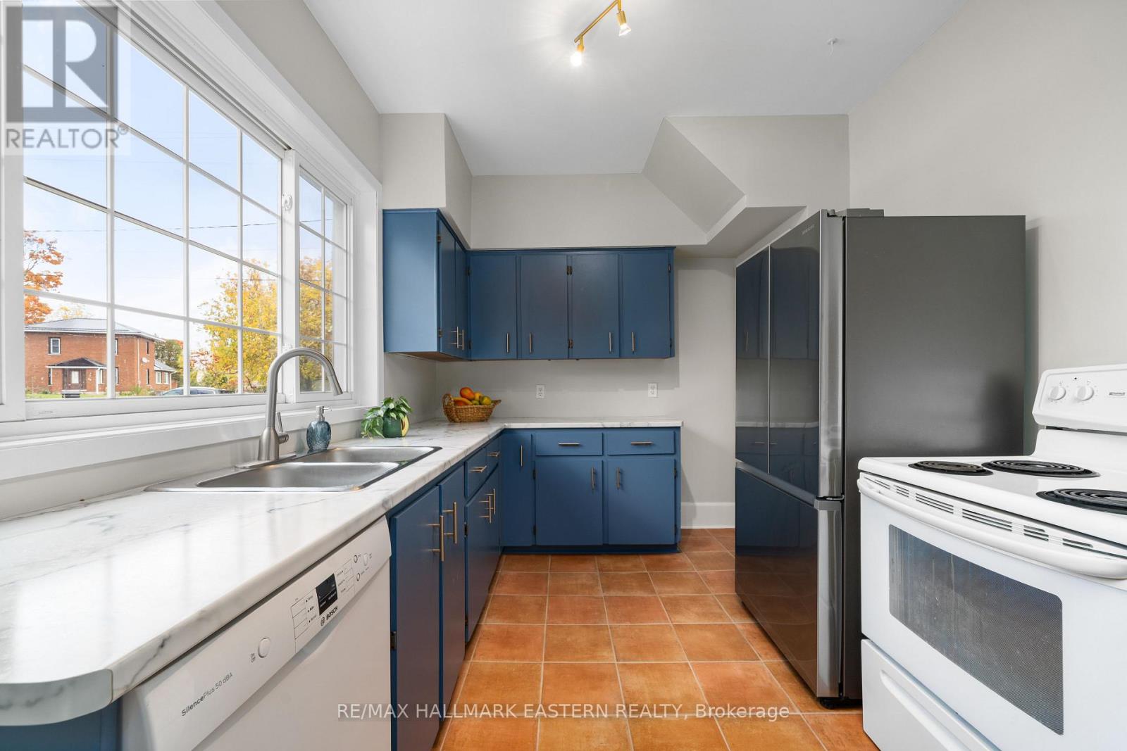 92 Booth Street S, Trent Hills (Campbellford), Ontario  K0L 1L0 - Photo 17 - X12484481