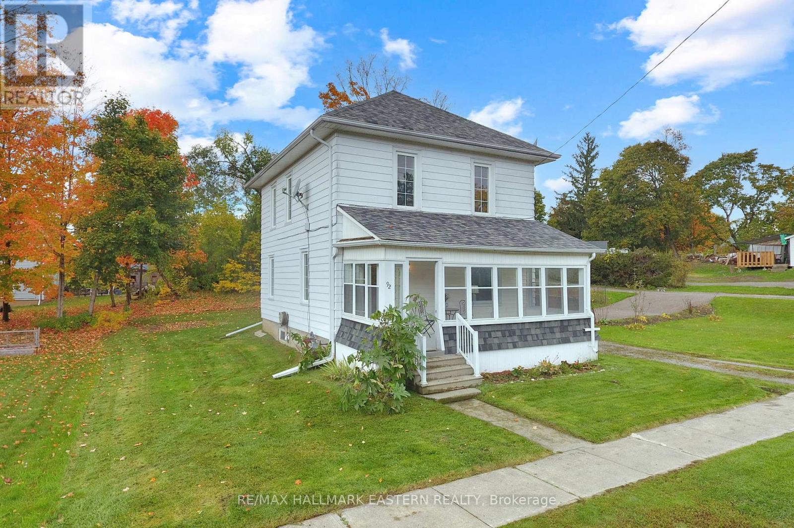 92 Booth Street S, Trent Hills (Campbellford), Ontario  K0L 1L0 - Photo 2 - X12484481