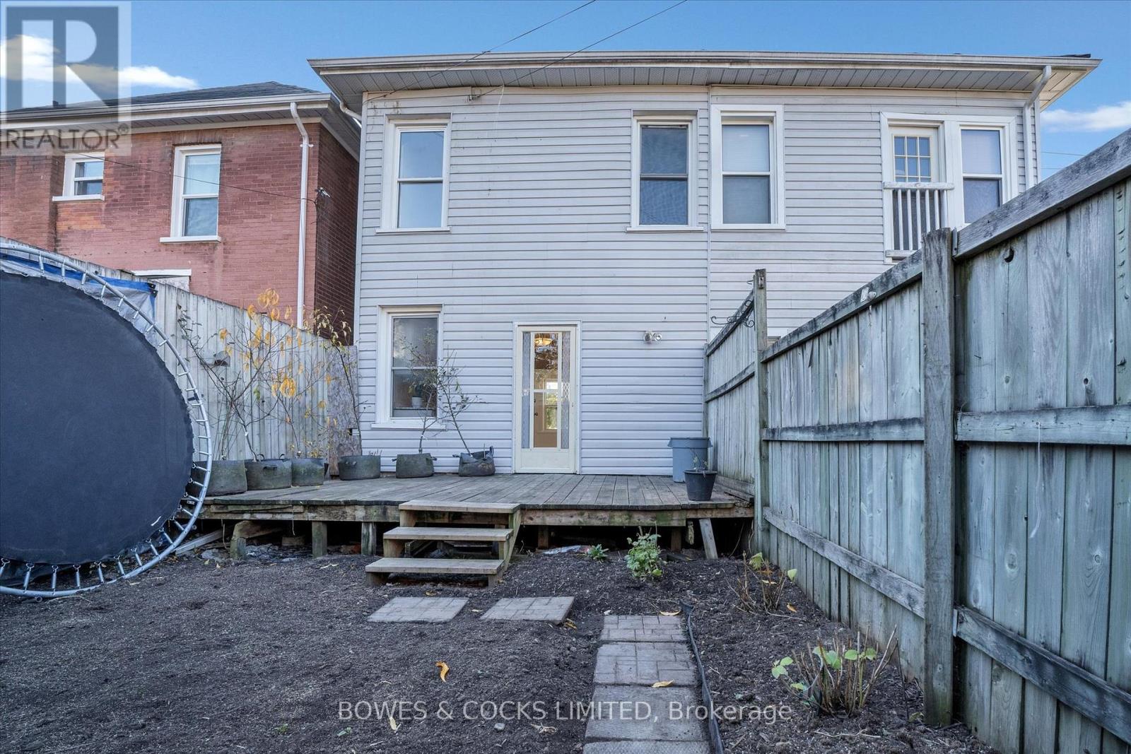 266 Wolfe Street, Peterborough (Town Ward 3), Ontario  K9J 2L3 - Photo 28 - X12484517