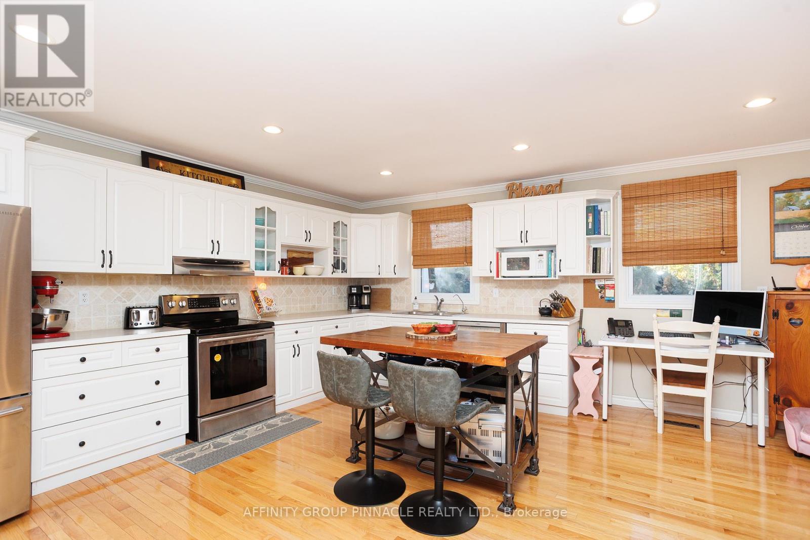 3 Edwin Street, Kawartha Lakes (Lindsay), Ontario  K9V 4X9 - Photo 16 - X12484552