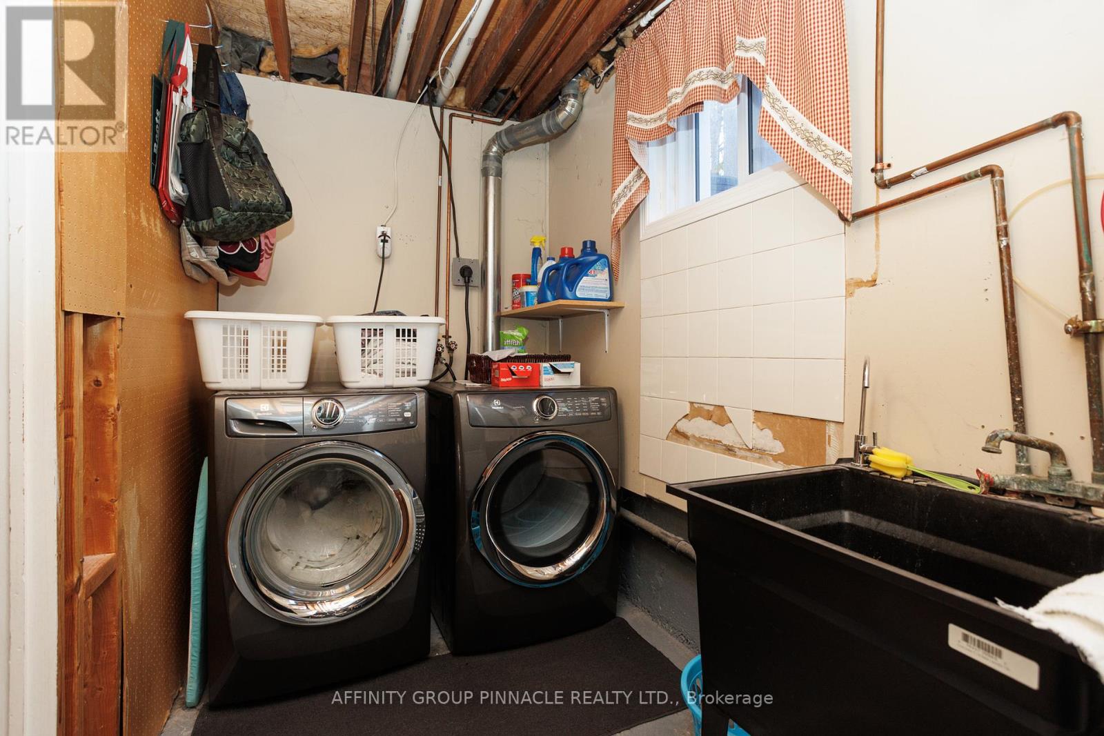 3 Edwin Street, Kawartha Lakes (Lindsay), Ontario  K9V 4X9 - Photo 38 - X12484552