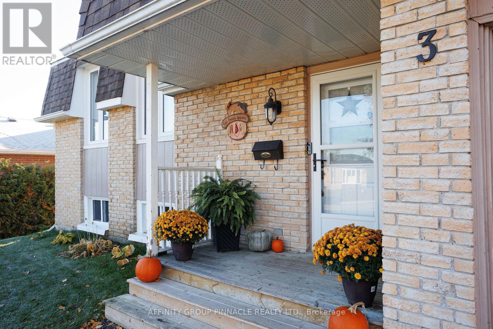 3 Edwin Street, Kawartha Lakes (Lindsay), Ontario  K9V 4X9 - Photo 4 - X12484552