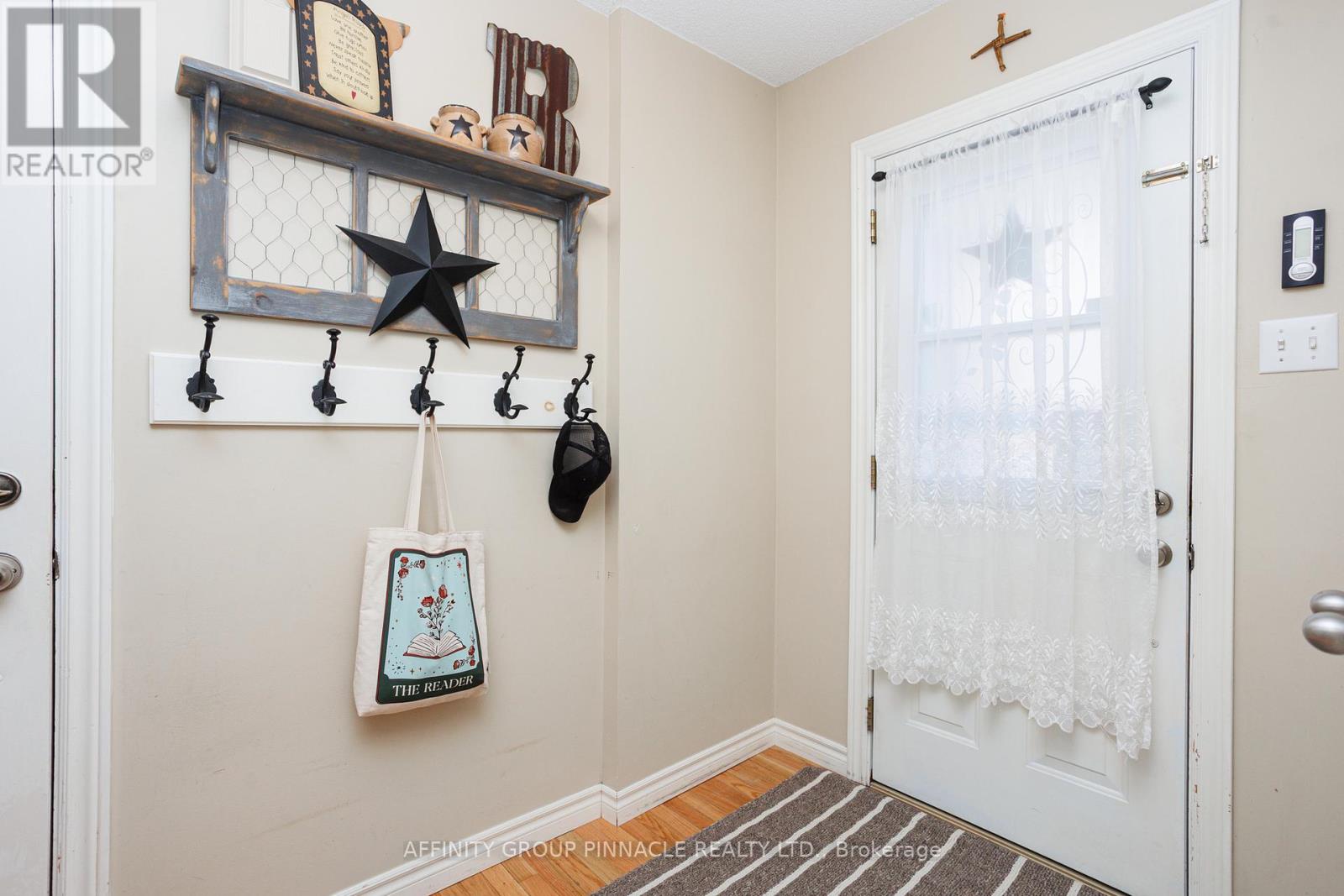 3 Edwin Street, Kawartha Lakes (Lindsay), Ontario  K9V 4X9 - Photo 9 - X12484552