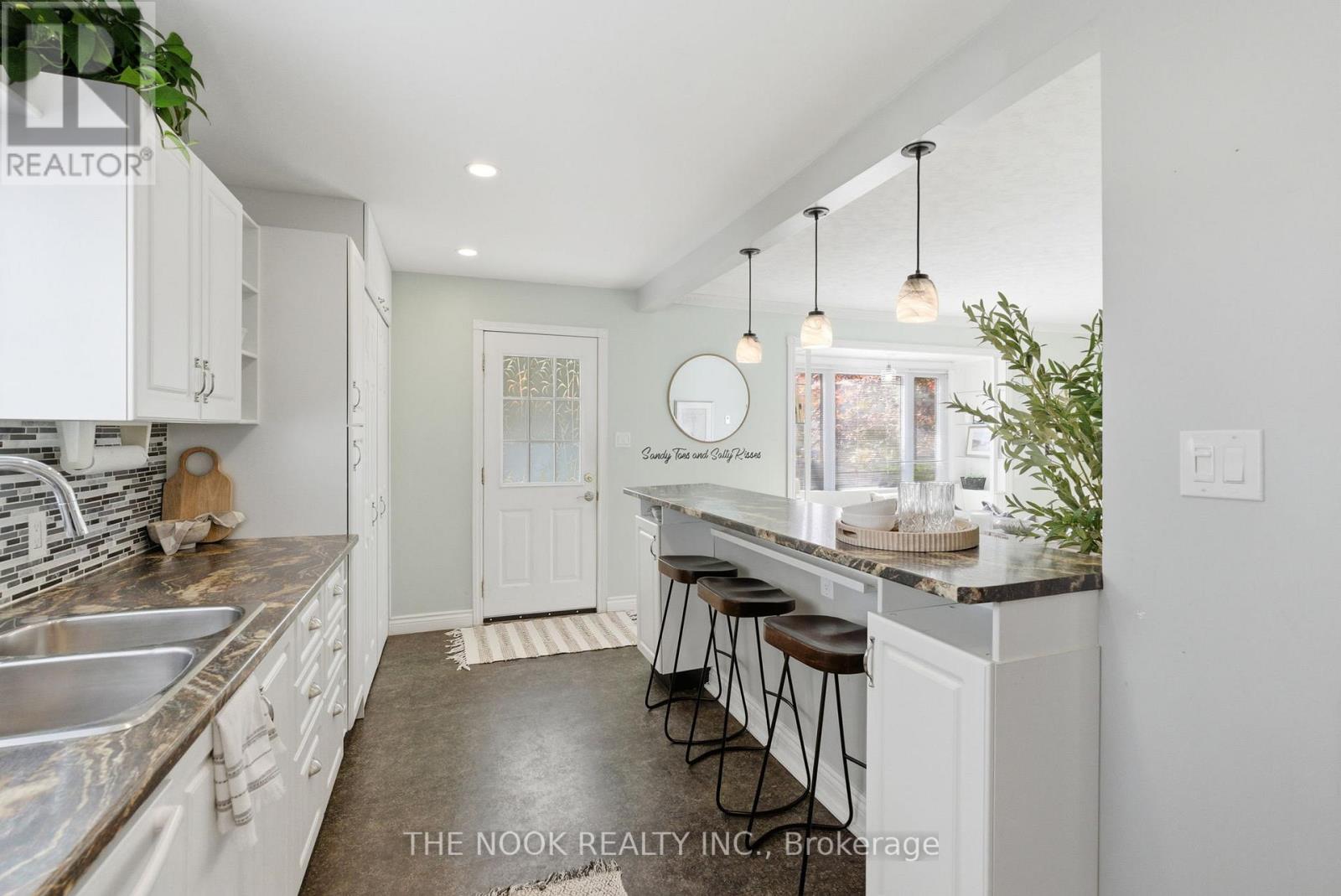 518 Rose Avenue, Peterborough (Otonabee Ward 1), Ontario  K9J 4E7 - Photo 7 - X12484631