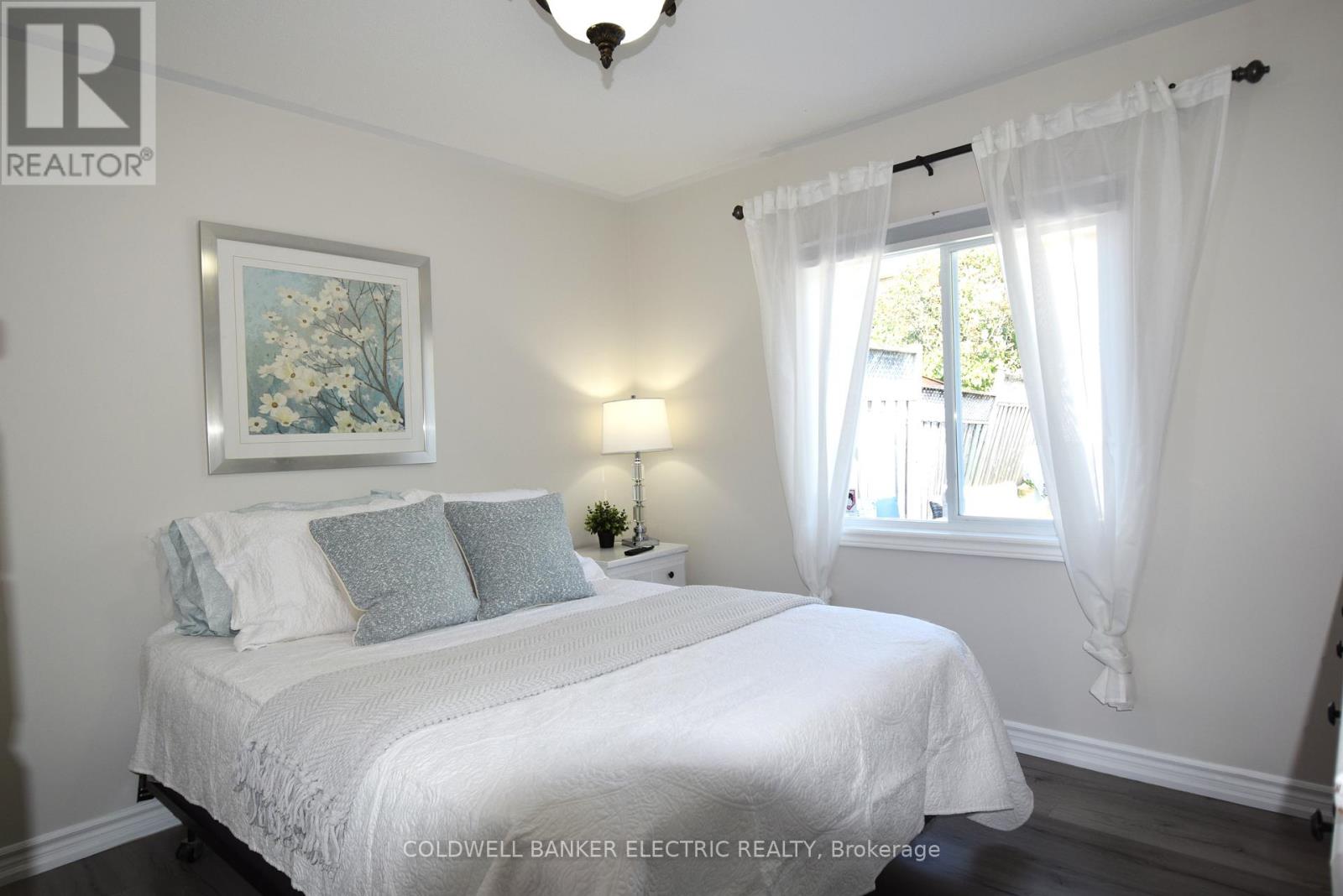 121 Haden Avenue, Peterborough (Northcrest Ward 5), Ontario  K9H 7P6 - Photo 13 - X12485233