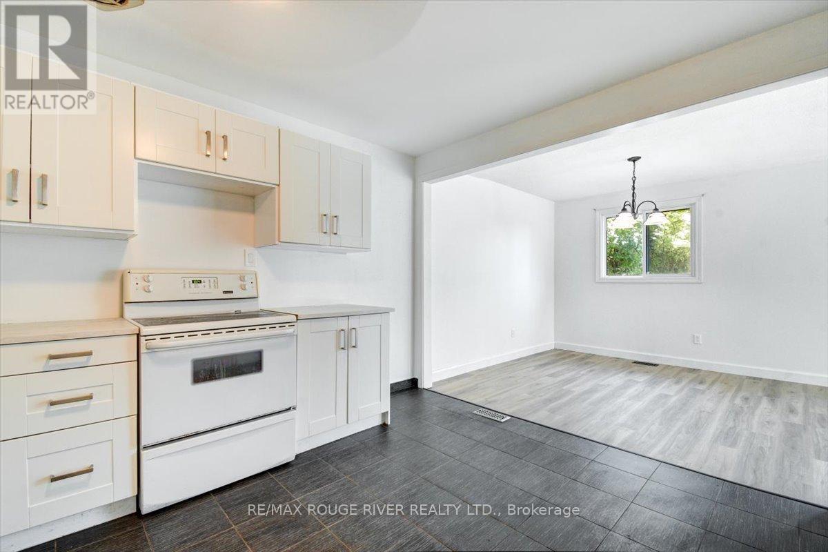 920 Rochelle Court, Peterborough (Ashburnham Ward 4), Ontario  K9J 1J7 - Photo 10 - X12485304