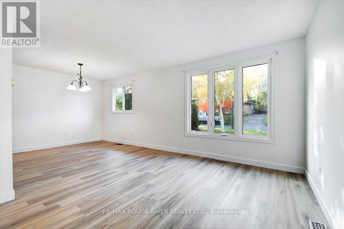 920 Rochelle Court, Peterborough (Ashburnham Ward 4), Ontario  K9J 1J7 - Photo 5 - X12485304