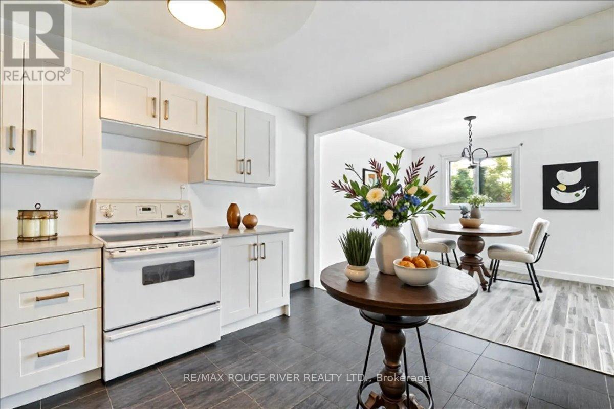 920 Rochelle Court, Peterborough (Ashburnham Ward 4), Ontario  K9J 1J7 - Photo 9 - X12485304