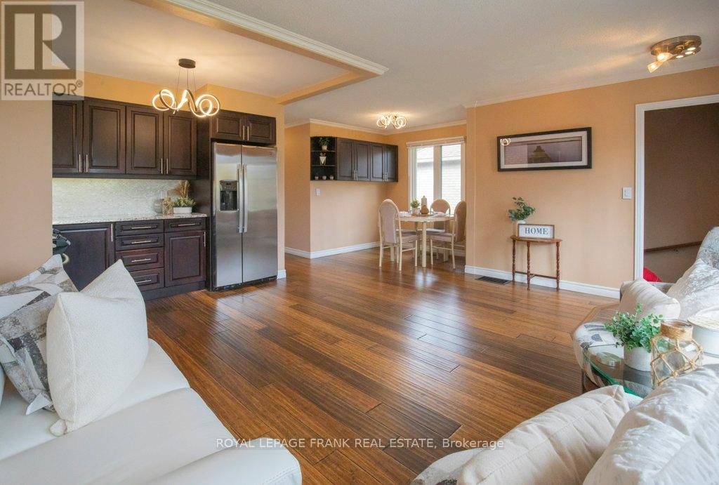 324 Towerhill Road, Peterborough (Northcrest Ward 5), Ontario  K9H 7R7 - Photo 11 - X12485324