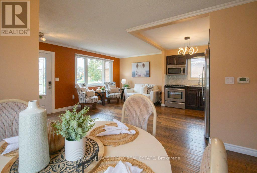 324 Towerhill Road, Peterborough (Northcrest Ward 5), Ontario  K9H 7R7 - Photo 13 - X12485324