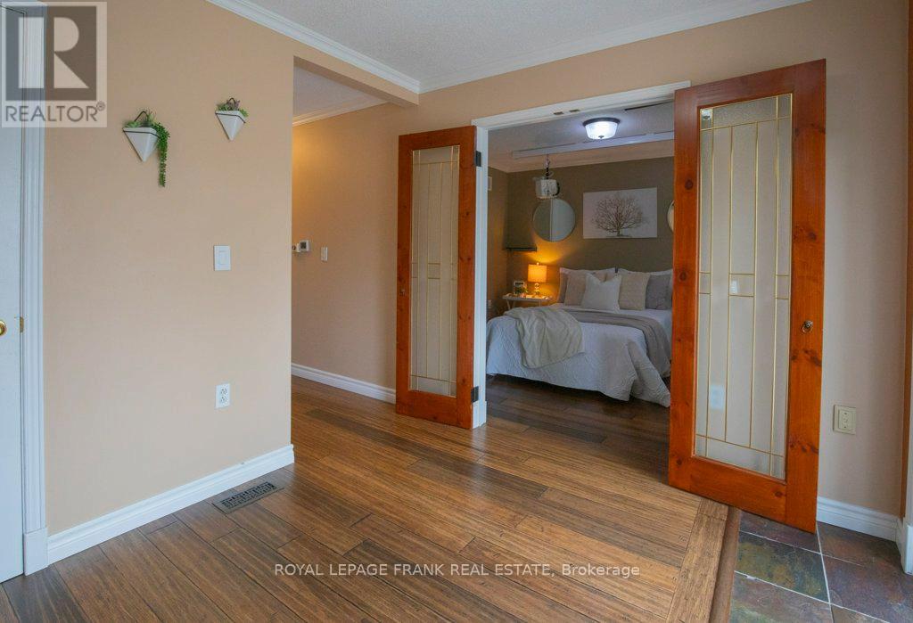 324 Towerhill Road, Peterborough (Northcrest Ward 5), Ontario  K9H 7R7 - Photo 16 - X12485324