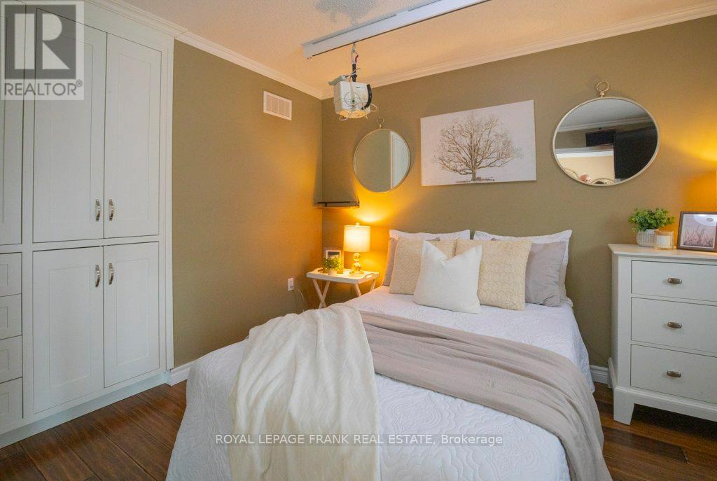 324 Towerhill Road, Peterborough (Northcrest Ward 5), Ontario  K9H 7R7 - Photo 17 - X12485324