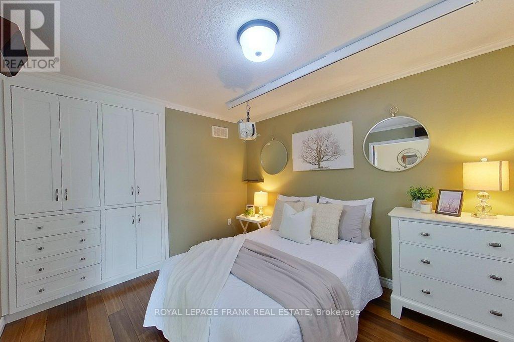 324 Towerhill Road, Peterborough (Northcrest Ward 5), Ontario  K9H 7R7 - Photo 18 - X12485324