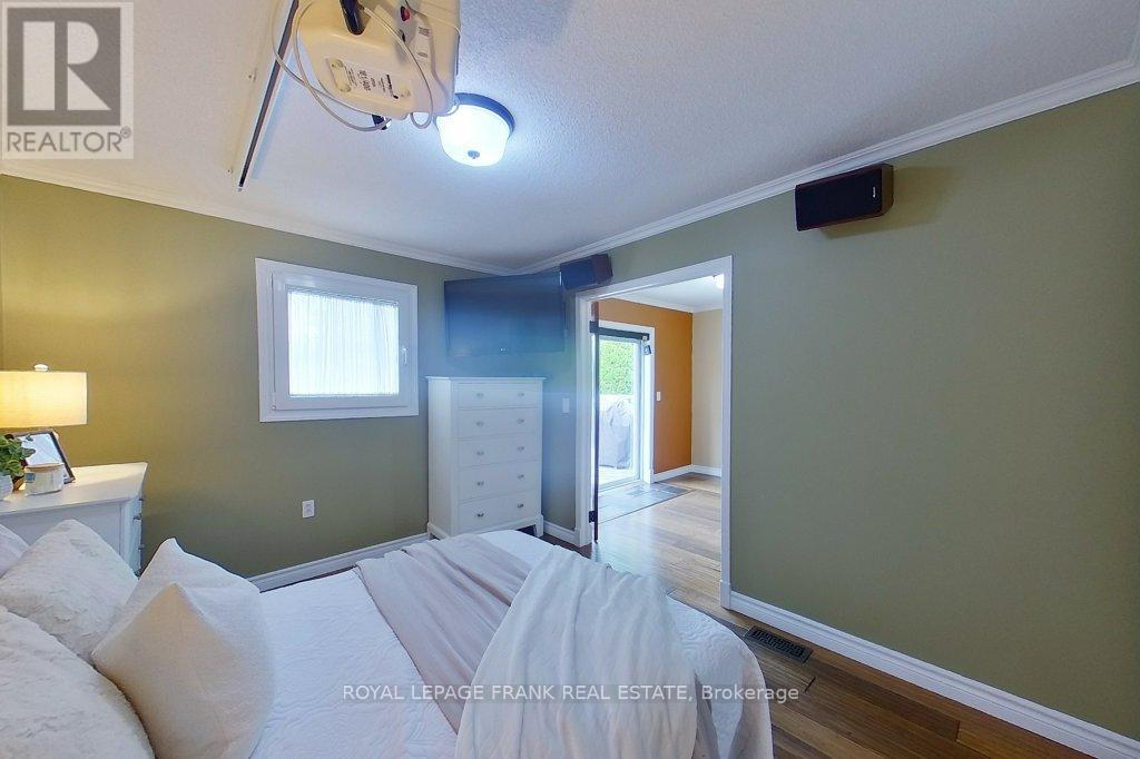 324 Towerhill Road, Peterborough (Northcrest Ward 5), Ontario  K9H 7R7 - Photo 21 - X12485324