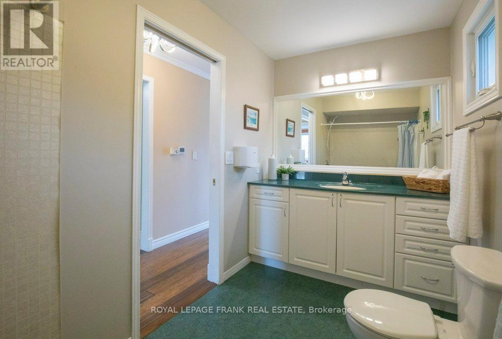 324 Towerhill Road, Peterborough (Northcrest Ward 5), Ontario  K9H 7R7 - Photo 22 - X12485324