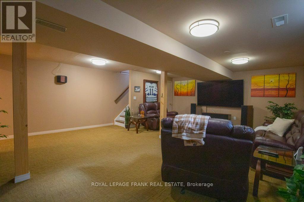 324 Towerhill Road, Peterborough (Northcrest Ward 5), Ontario  K9H 7R7 - Photo 29 - X12485324