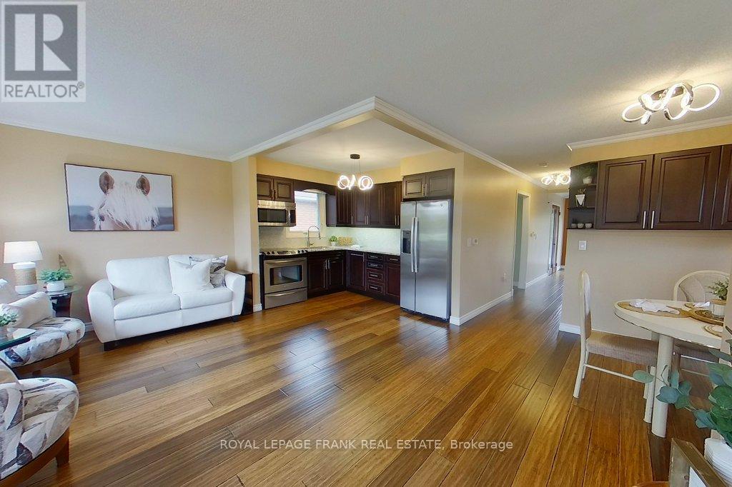 324 Towerhill Road, Peterborough (Northcrest Ward 5), Ontario  K9H 7R7 - Photo 3 - X12485324