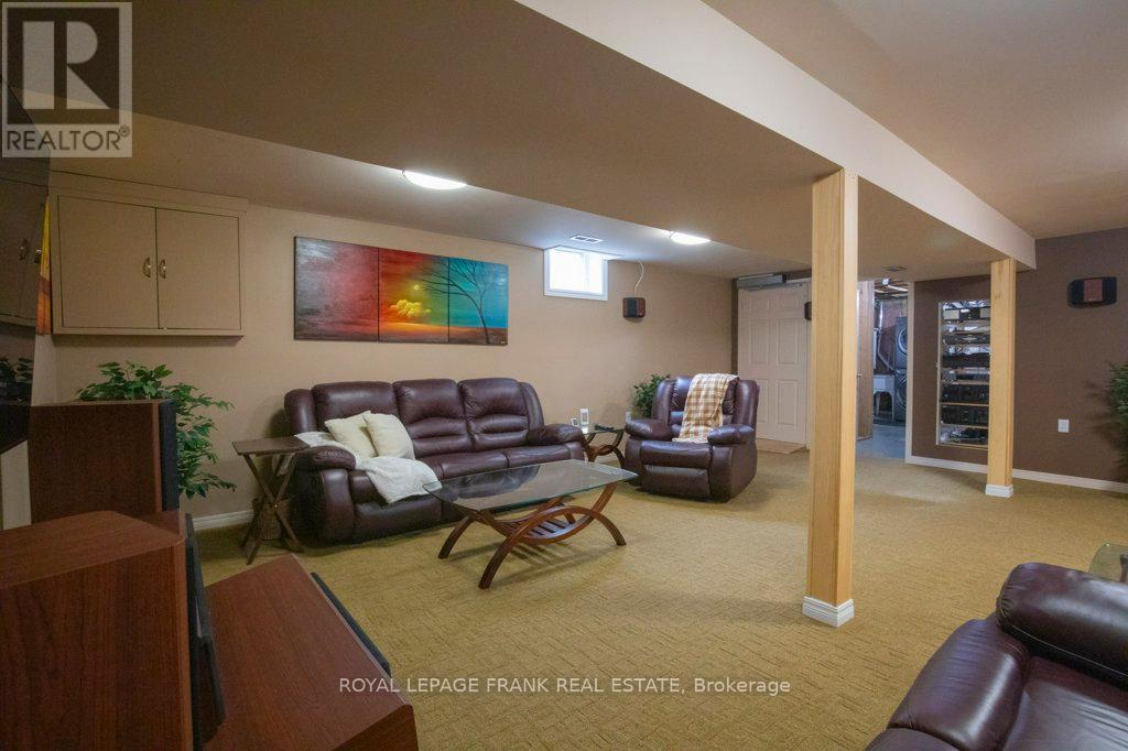 324 Towerhill Road, Peterborough (Northcrest Ward 5), Ontario  K9H 7R7 - Photo 32 - X12485324