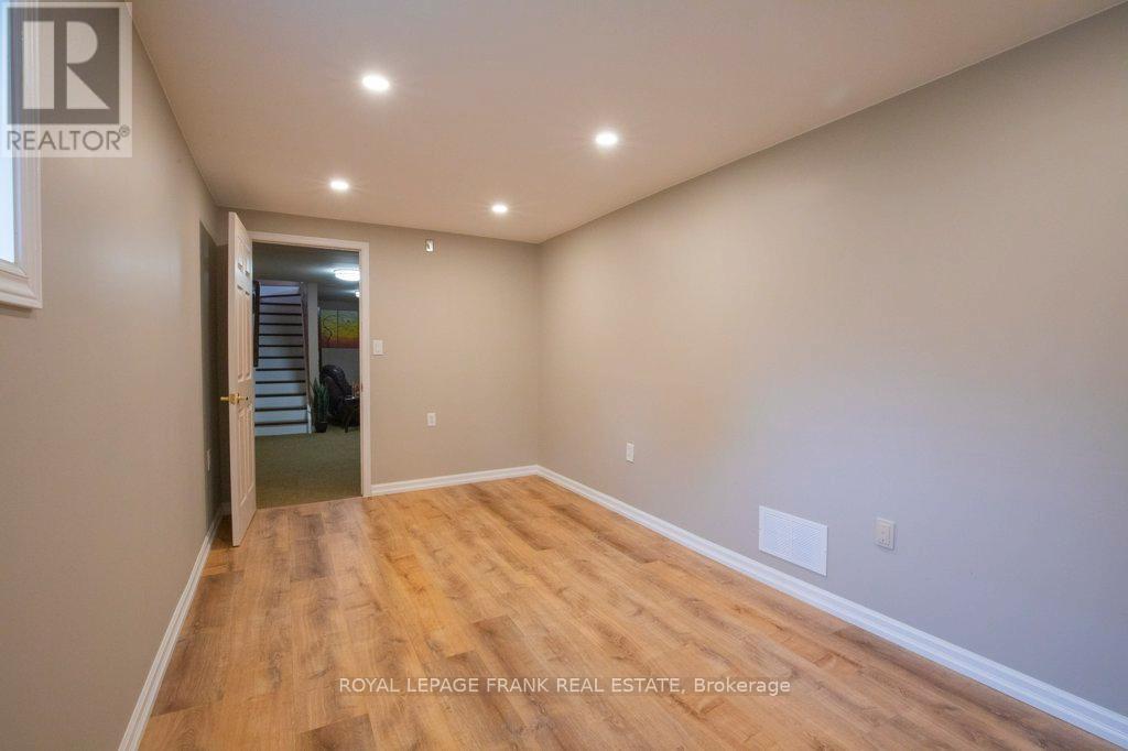 324 Towerhill Road, Peterborough (Northcrest Ward 5), Ontario  K9H 7R7 - Photo 35 - X12485324