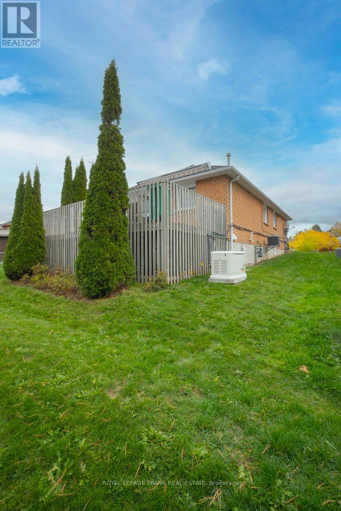 324 Towerhill Road, Peterborough (Northcrest Ward 5), Ontario  K9H 7R7 - Photo 39 - X12485324