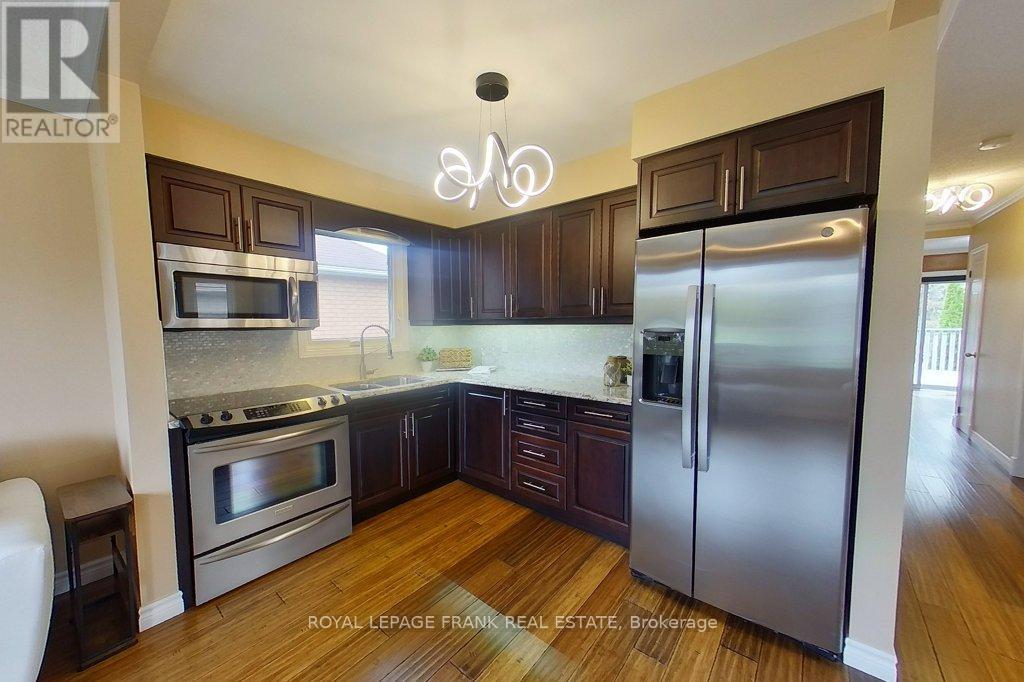 324 Towerhill Road, Peterborough (Northcrest Ward 5), Ontario  K9H 7R7 - Photo 7 - X12485324