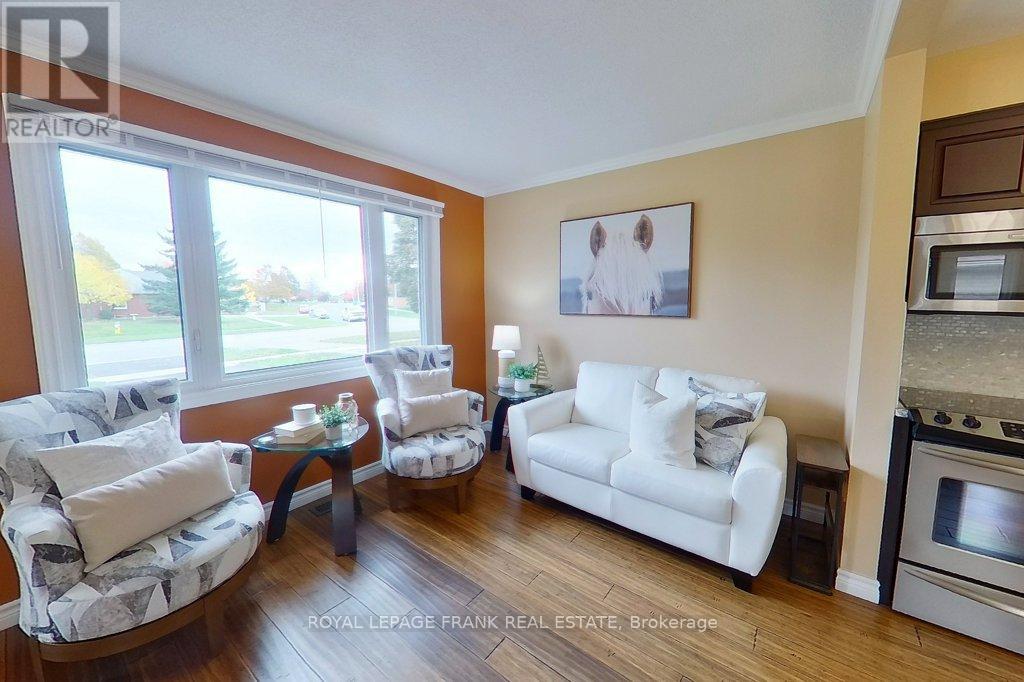 324 Towerhill Road, Peterborough (Northcrest Ward 5), Ontario  K9H 7R7 - Photo 8 - X12485324