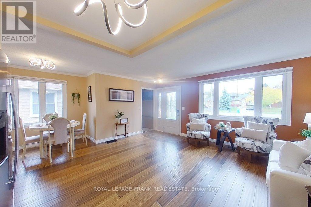 324 Towerhill Road, Peterborough (Northcrest Ward 5), Ontario  K9H 7R7 - Photo 9 - X12485324