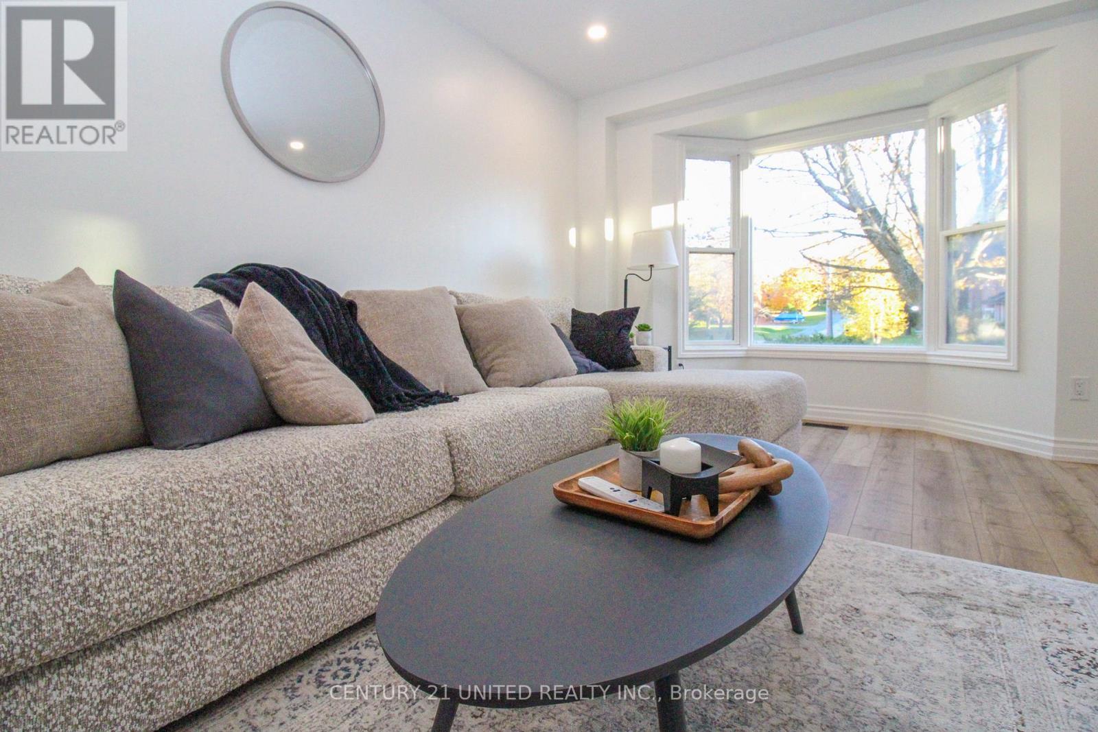 220 Ridgewood Road, Peterborough (Monaghan Ward 2), Ontario  K9J 8A3 - Photo 10 - X12485518