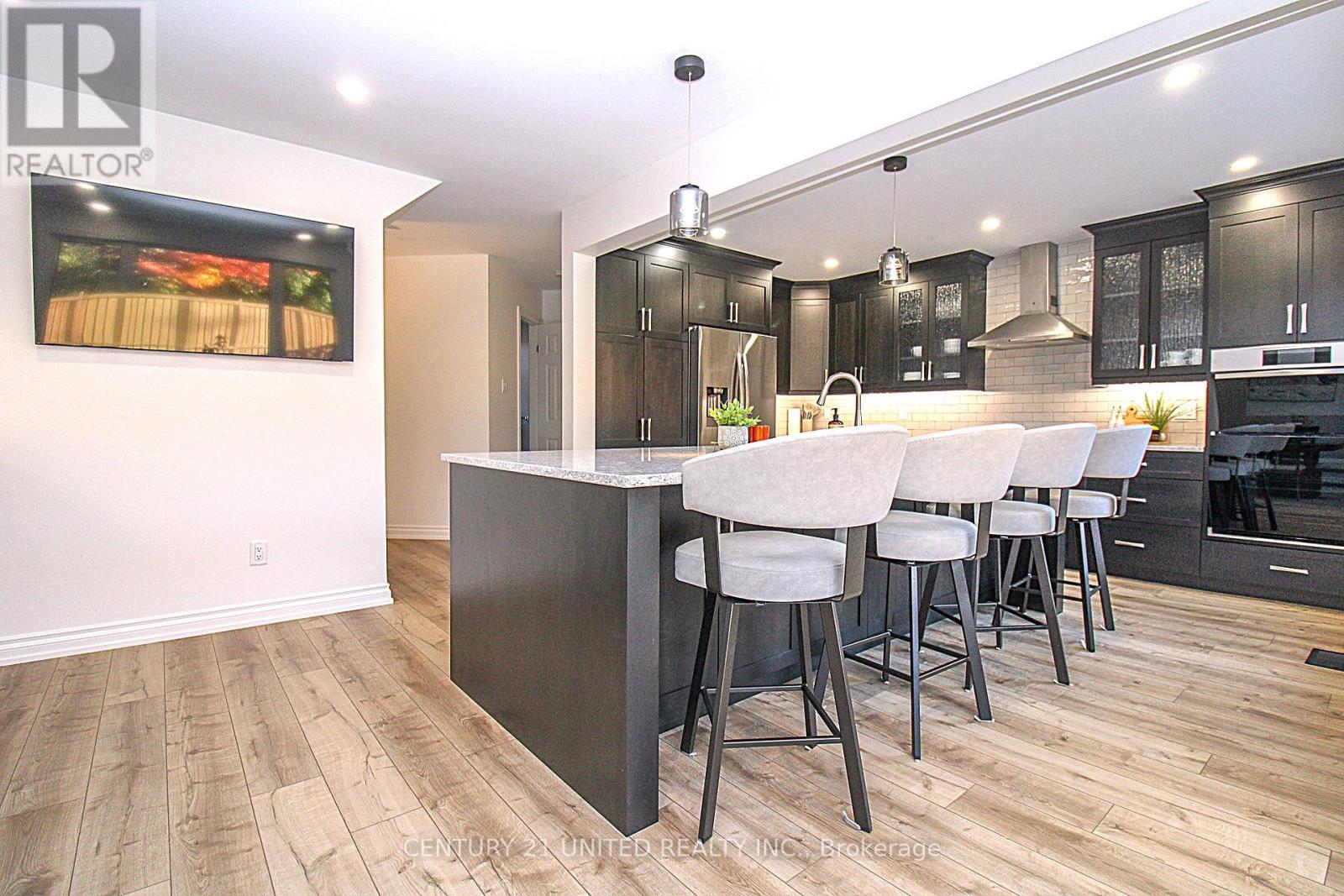 220 Ridgewood Road, Peterborough (Monaghan Ward 2), Ontario  K9J 8A3 - Photo 13 - X12485518